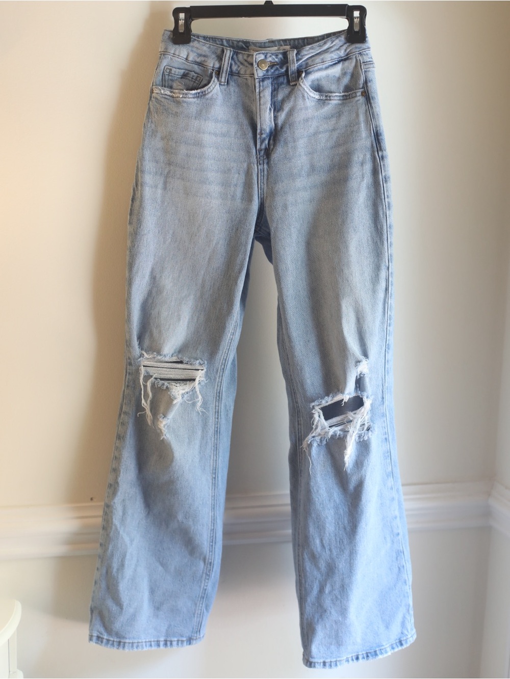 Altar’d State Light Wash Distressed Straight‎ Leg Jeans Size 25 Y2K